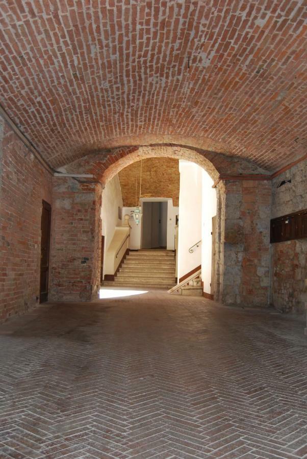 Отель Antica Dimora Del Buongoverno Сиена Экстерьер фото