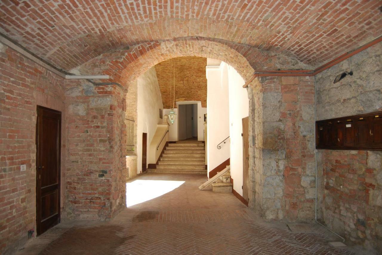 Отель Antica Dimora Del Buongoverno Сиена Экстерьер фото